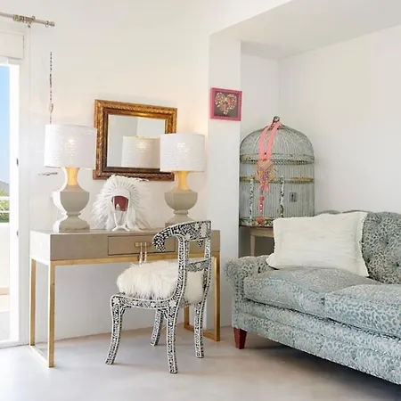 Luxury Villa - Sleeps 12 Walk To Beach & Shops! Santa Eulària des Riu