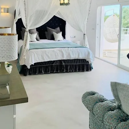 Luxury Villa - Sleeps 12 Walk To Beach & Shops! Βίλα *