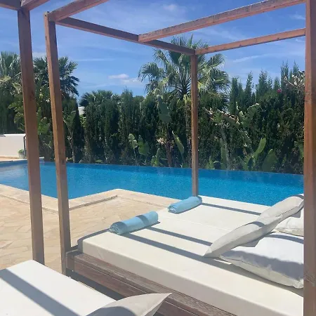 Luxury Villa - Sleeps 12 Walk To Beach & Shops! *