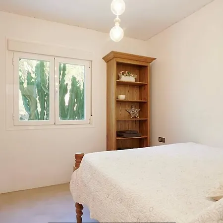 Luxury Villa - Sleeps 12 Walk To Beach & Shops! *
