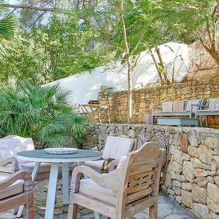 Luxury Villa - Sleeps 12 Walk To Beach & Shops! Βίλα Santa Eulària des Riu