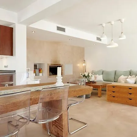 Luxury Villa - Sleeps 12 Walk To Beach & Shops!