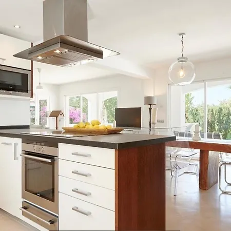 Βίλα Luxury Villa - Sleeps 12 Walk To Beach & Shops! Santa Eulària des Riu