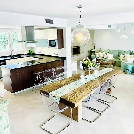 Luxury Villa - Sleeps 12 Walk To Beach & Shops! Βίλα *