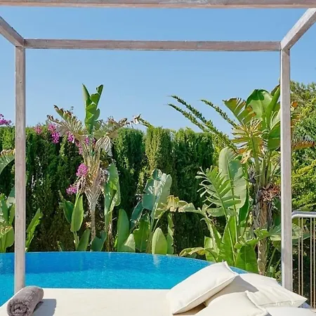 Βίλα Luxury Villa - Sleeps 12 Walk To Beach & Shops!