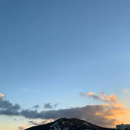 Luxury Villa - Sleeps 12 Walk To Beach & Shops! Βίλα *