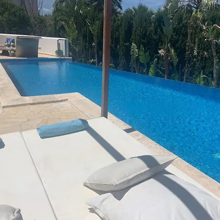 Luxury Villa - Sleeps 12 Walk To Beach & Shops! Βίλα