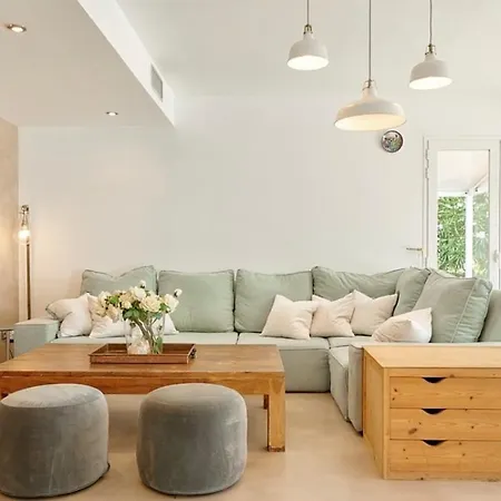 Βίλα Luxury Villa - Sleeps 12 Walk To Beach & Shops!